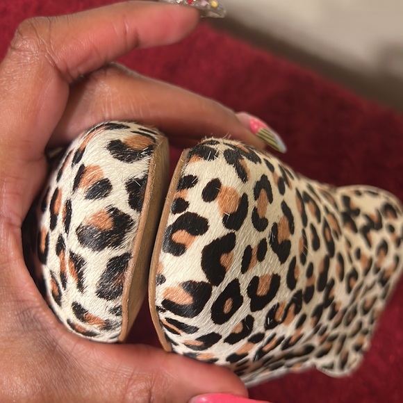 Nine West Cheetah Leopard Pony Hair Slip On Mules size 8.5 - Picture 16 of 17